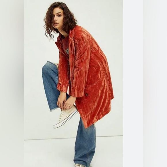 Free people NWT burnt Orange crinkle velvet oversized blazer size M oversize - Picture 1 of 11